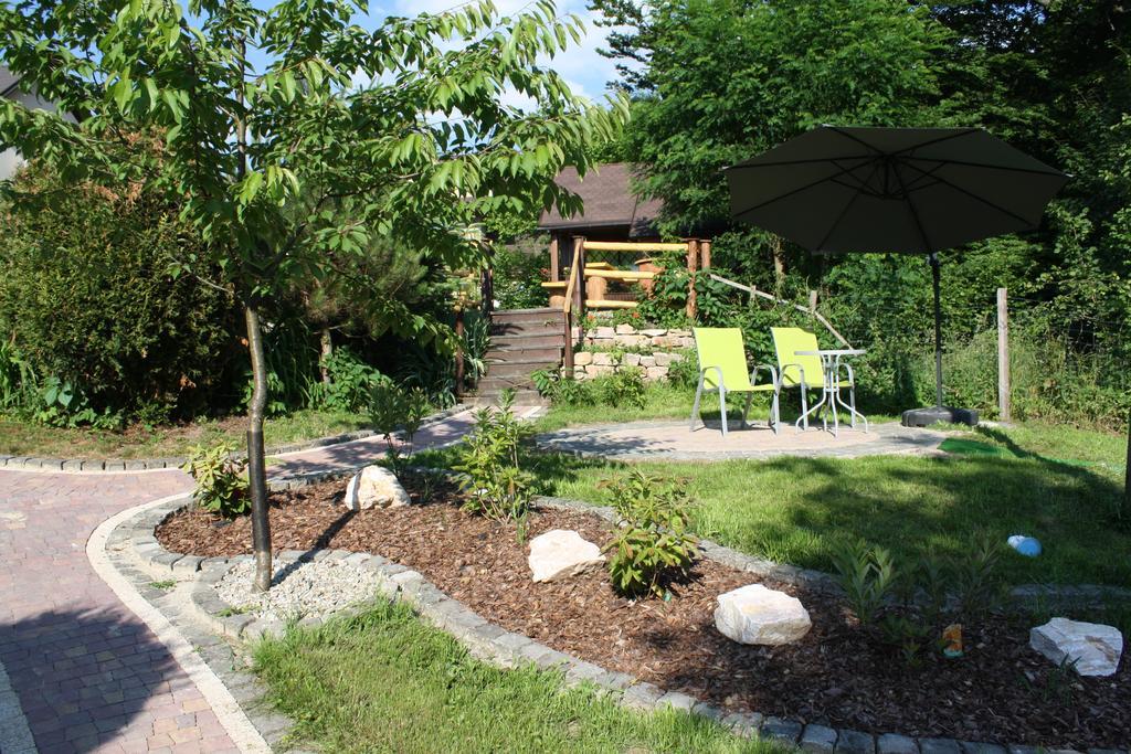 Apartament I Pokoje Goscinne U Lusi 维斯拉 外观 照片