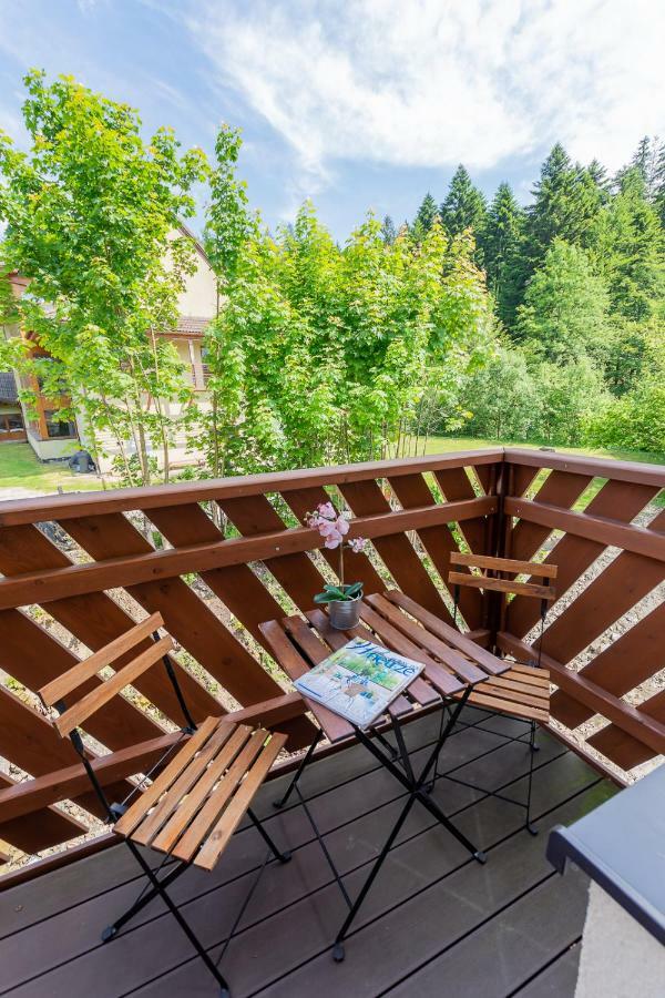 Apartament I Pokoje Goscinne U Lusi 维斯拉 外观 照片