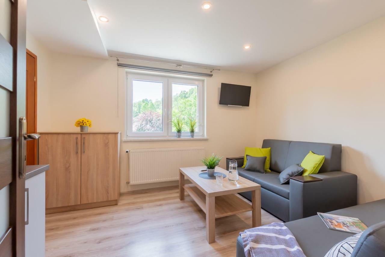 Apartament I Pokoje Goscinne U Lusi 维斯拉 外观 照片