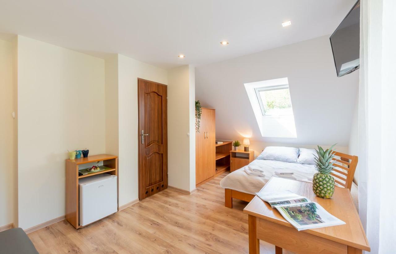 Apartament I Pokoje Goscinne U Lusi 维斯拉 外观 照片