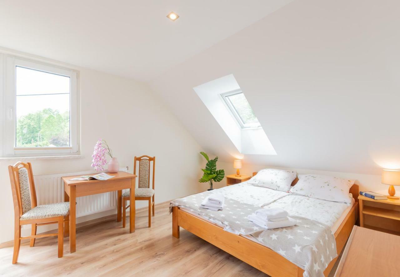 Apartament I Pokoje Goscinne U Lusi 维斯拉 外观 照片