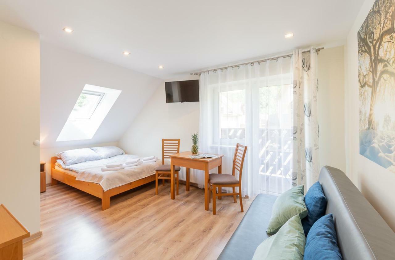 Apartament I Pokoje Goscinne U Lusi 维斯拉 外观 照片