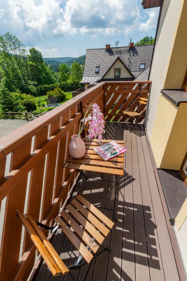 Apartament I Pokoje Goscinne U Lusi 维斯拉 外观 照片