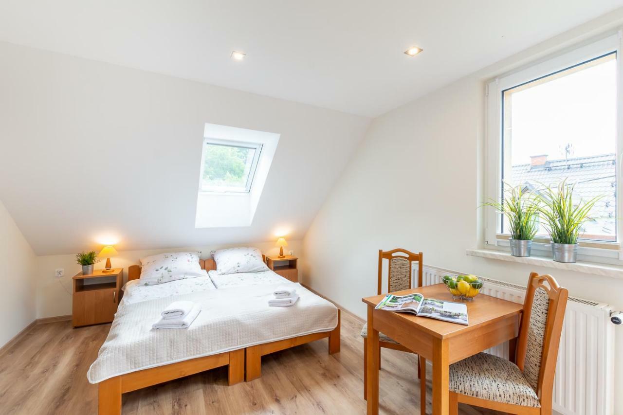 Apartament I Pokoje Goscinne U Lusi 维斯拉 外观 照片